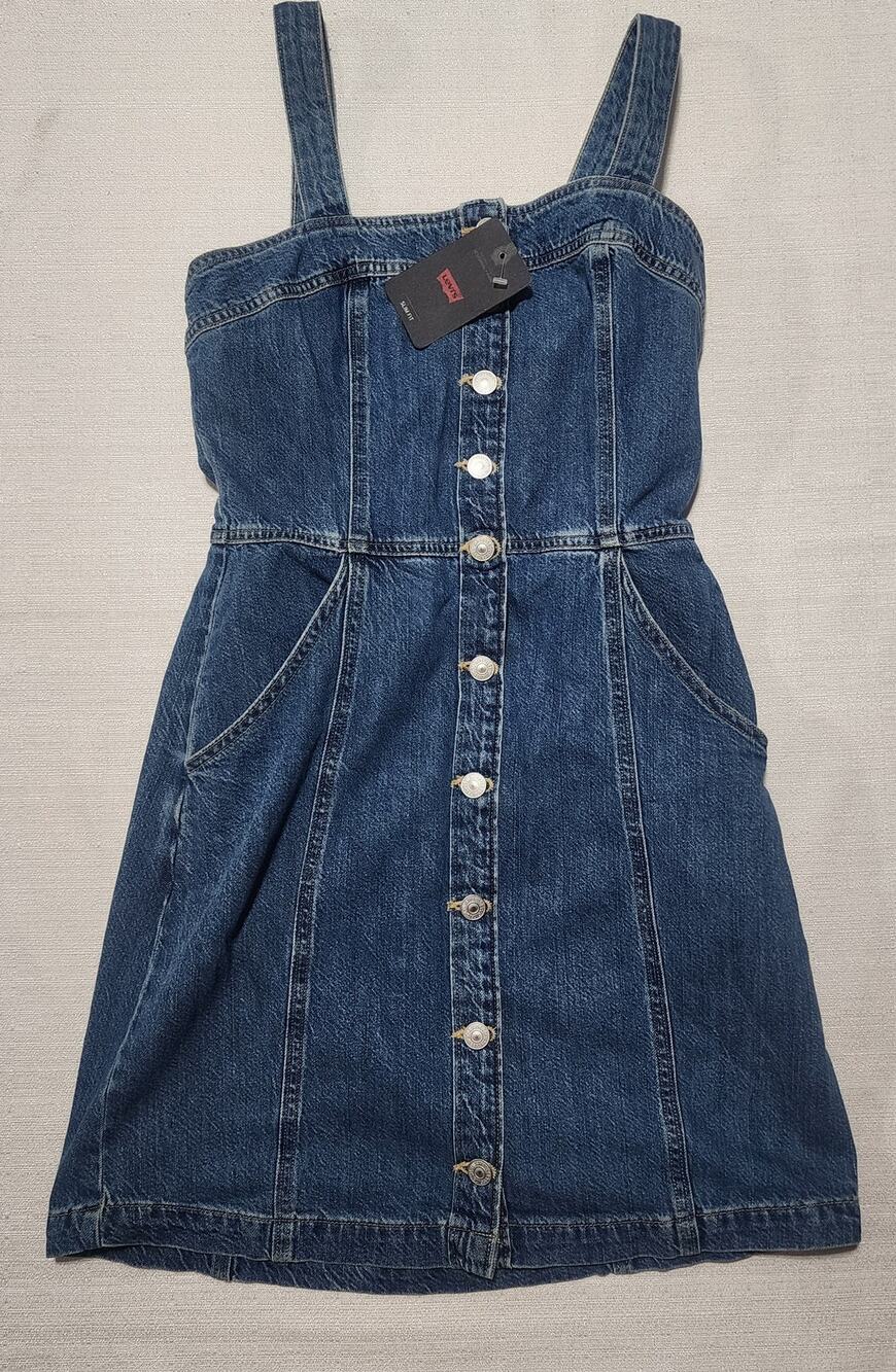 Levi's dress size XS slim fit